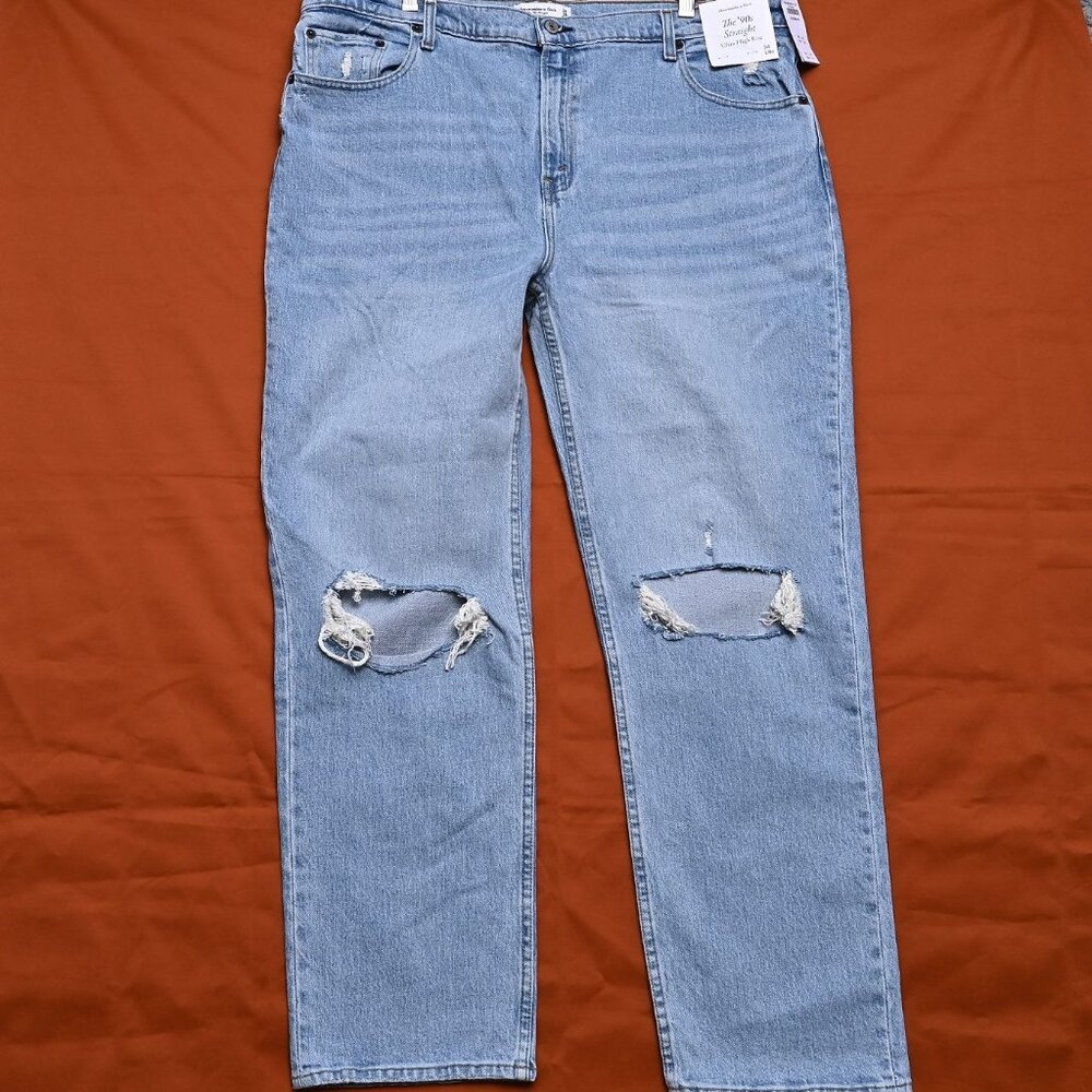 Abercrombie & Fitch Ultra High Rise The 90's Straight Women's Jeans Sz 18R NWTS